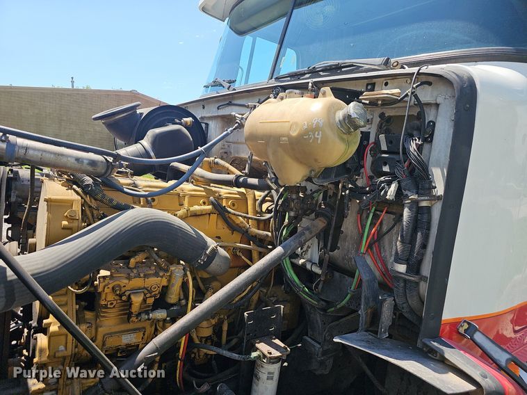 image for item EJ5494 1995 White GMC water truck