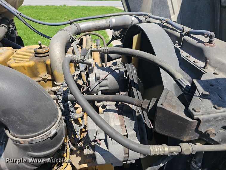 image for item EJ5494 1995 White GMC water truck