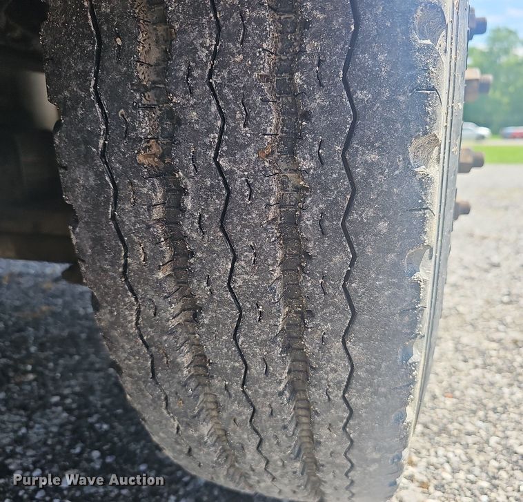 image for item EJ5494 1995 White GMC water truck