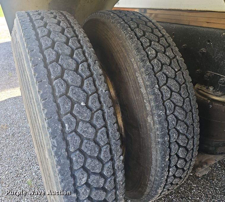 image for item EJ5494 1995 White GMC water truck