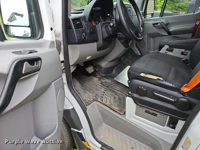 image for item EJ5527 2014 Mercedes  Sprinter ambulance