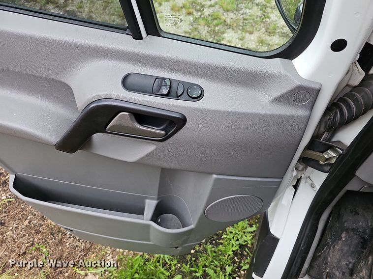 image for item EJ5527 2014 Mercedes  Sprinter ambulance