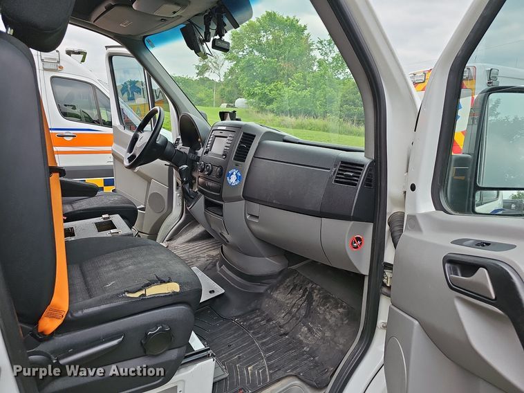 image for item EJ5527 2014 Mercedes  Sprinter ambulance