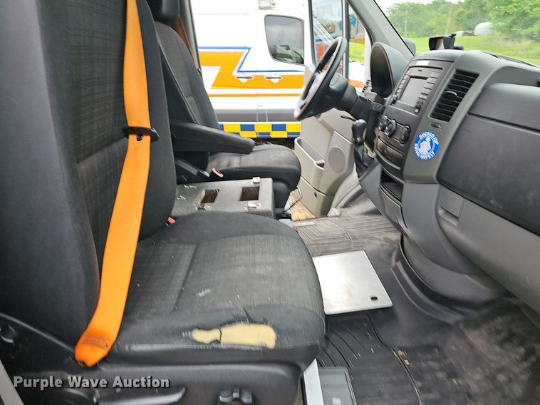 image for item EJ5527 2014 Mercedes  Sprinter ambulance