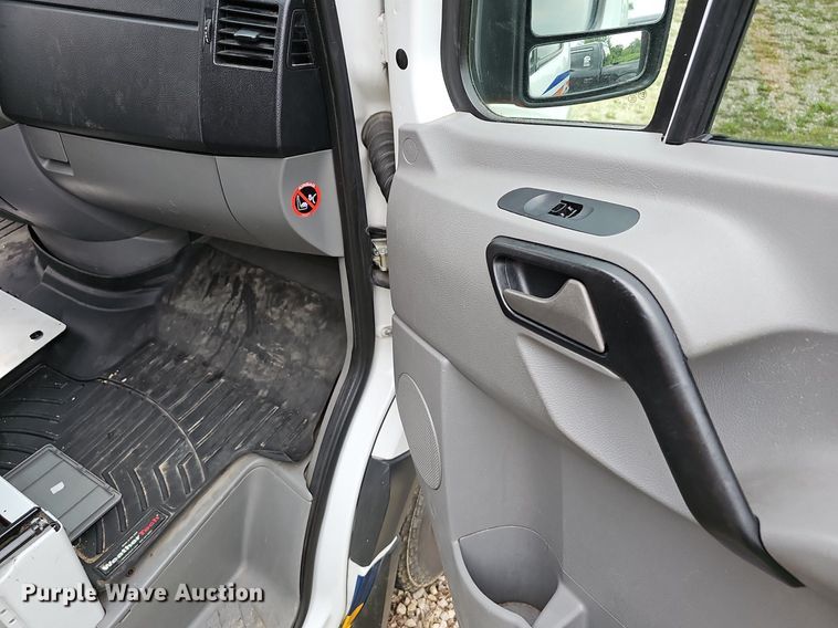 image for item EJ5527 2014 Mercedes  Sprinter ambulance