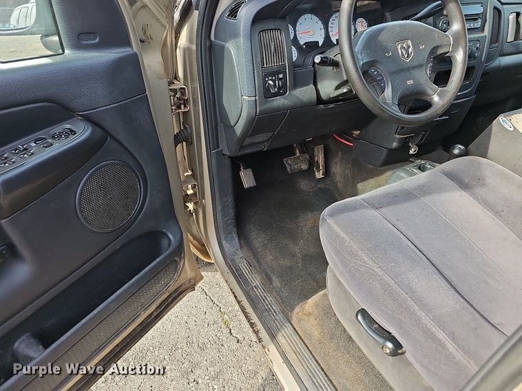 image for item EJ5553 2003 Dodge Ram 1500 Quad Cab pickup truck