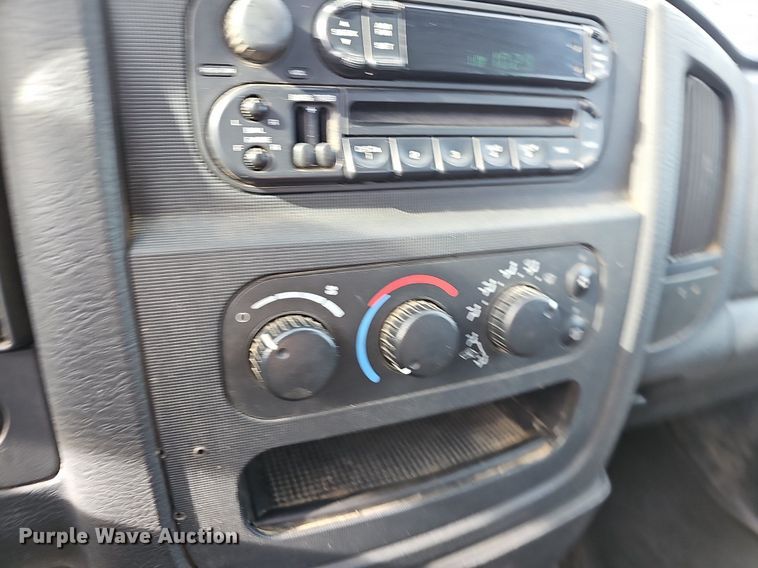 image for item EJ5553 2003 Dodge Ram 1500 Quad Cab pickup truck