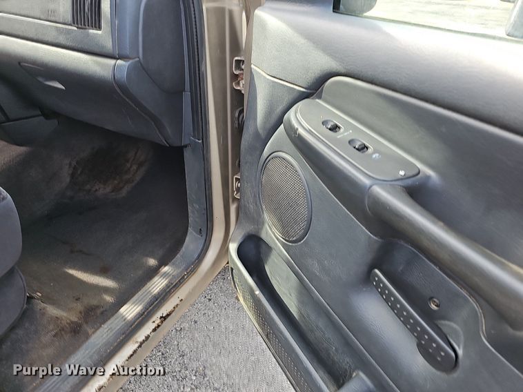 image for item EJ5553 2003 Dodge Ram 1500 Quad Cab pickup truck