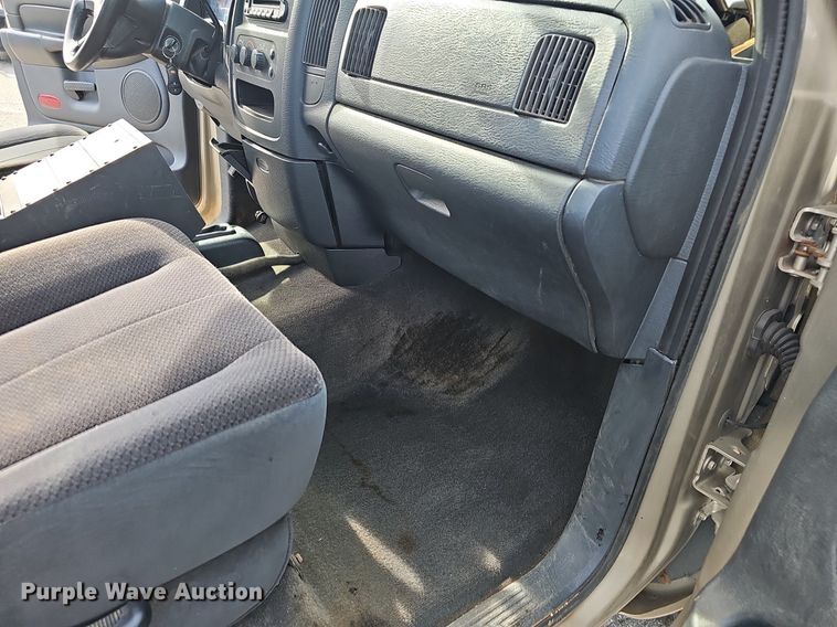 image for item EJ5553 2003 Dodge Ram 1500 Quad Cab pickup truck