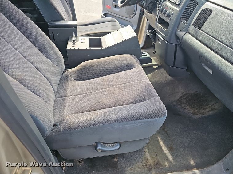 image for item EJ5553 2003 Dodge Ram 1500 Quad Cab pickup truck