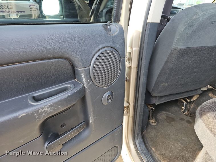 image for item EJ5553 2003 Dodge Ram 1500 Quad Cab pickup truck