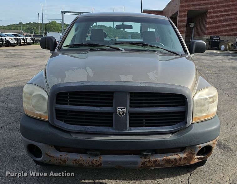 image for item EJ5554 2006 Dodge Ram 1500 Quad Cab pickup truck