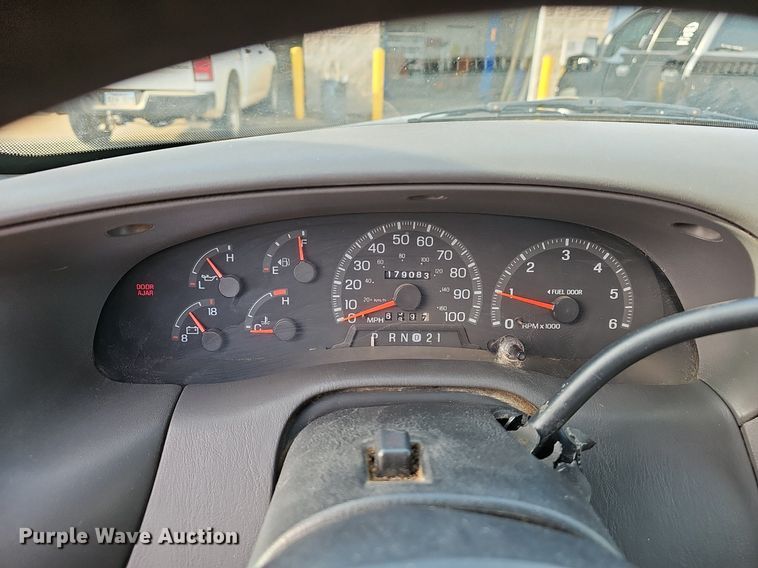 image for item EJ5555 1998 Ford  F150 pickup truck