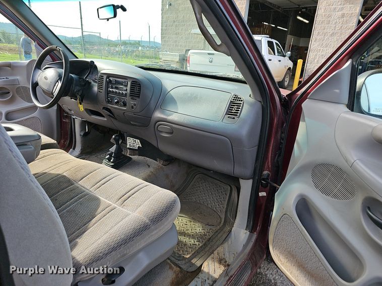 image for item EJ5555 1998 Ford  F150 pickup truck