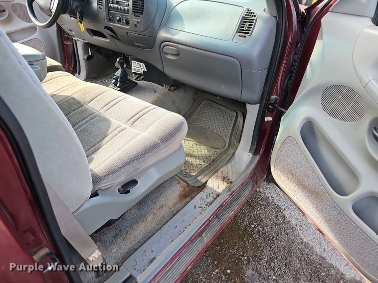 image for item EJ5555 1998 Ford  F150 pickup truck