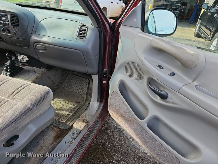 image for item EJ5555 1998 Ford  F150 pickup truck