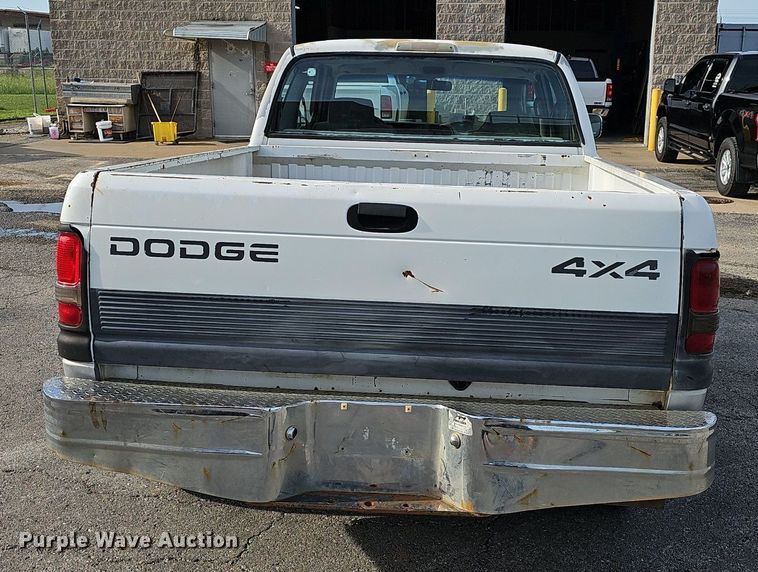 image for item EJ5556 1996 Dodge Ram 1500 Club Cab pickup truck