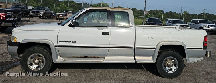 image for item EJ5556 1996 Dodge Ram 1500 Club Cab pickup truck