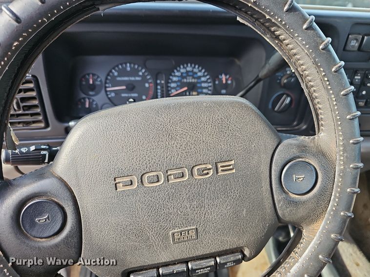 image for item EJ5556 1996 Dodge Ram 1500 Club Cab pickup truck