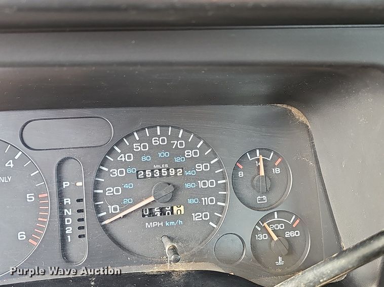 image for item EJ5556 1996 Dodge Ram 1500 Club Cab pickup truck