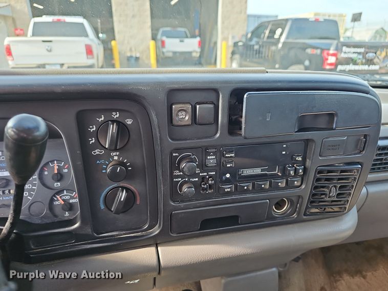 image for item EJ5556 1996 Dodge Ram 1500 Club Cab pickup truck