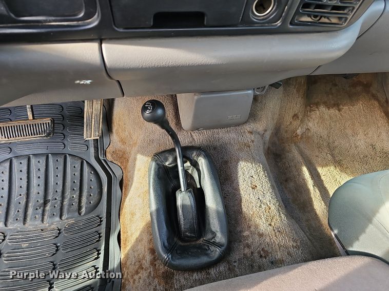 image for item EJ5556 1996 Dodge Ram 1500 Club Cab pickup truck