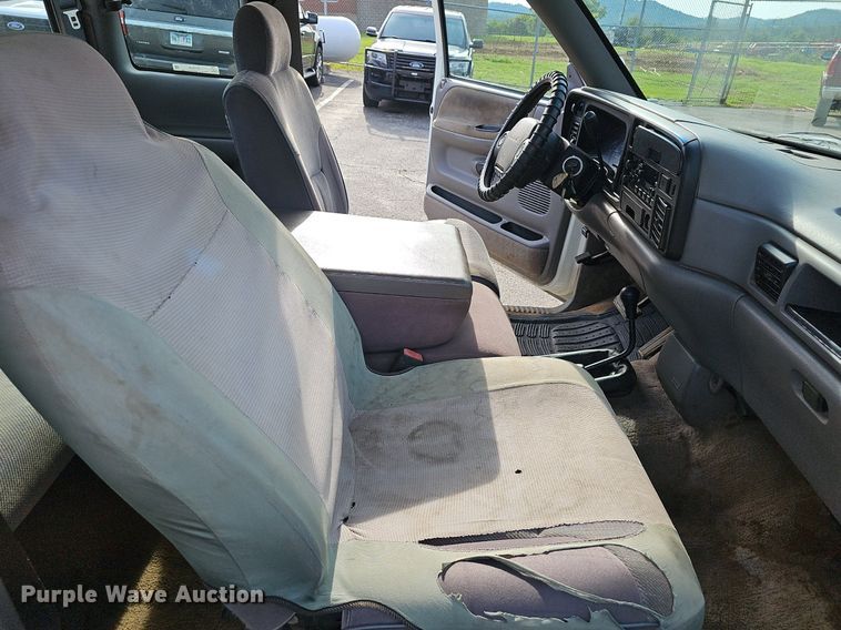 image for item EJ5556 1996 Dodge Ram 1500 Club Cab pickup truck