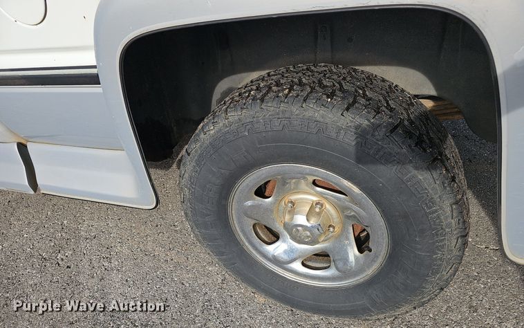 image for item EJ5556 1996 Dodge Ram 1500 Club Cab pickup truck