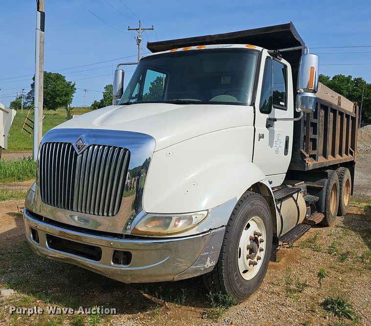 image for item EJ5557 2007 International  8600 dump truck