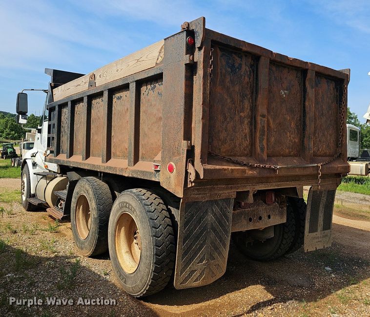 image for item EJ5557 2007 International  8600 dump truck