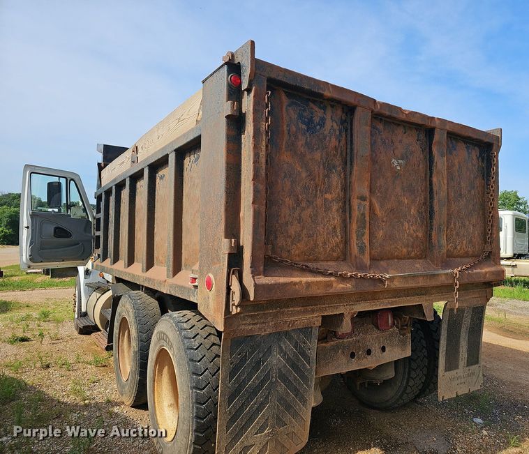 image for item EJ5557 2007 International  8600 dump truck