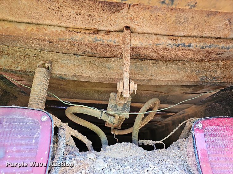 image for item EJ5557 2007 International  8600 dump truck