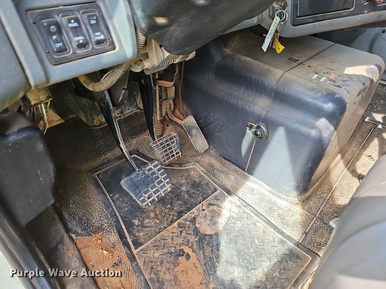 image for item EJ5557 2007 International  8600 dump truck