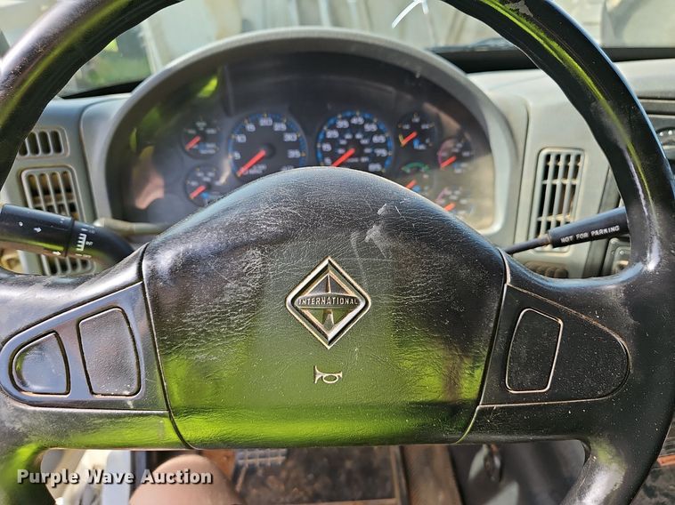 image for item EJ5557 2007 International  8600 dump truck