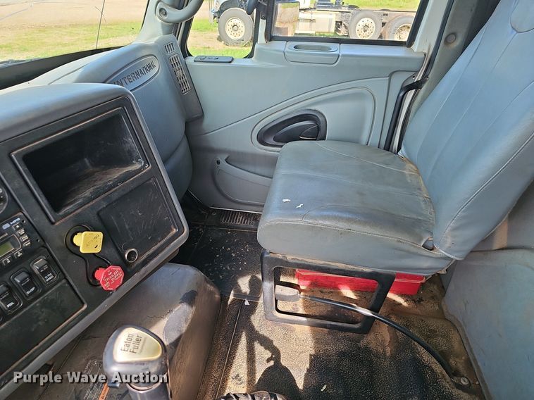 image for item EJ5557 2007 International  8600 dump truck