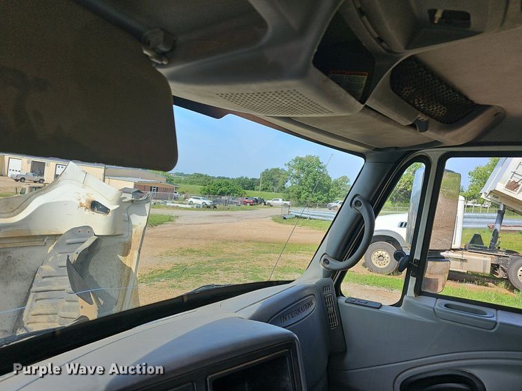 image for item EJ5557 2007 International  8600 dump truck