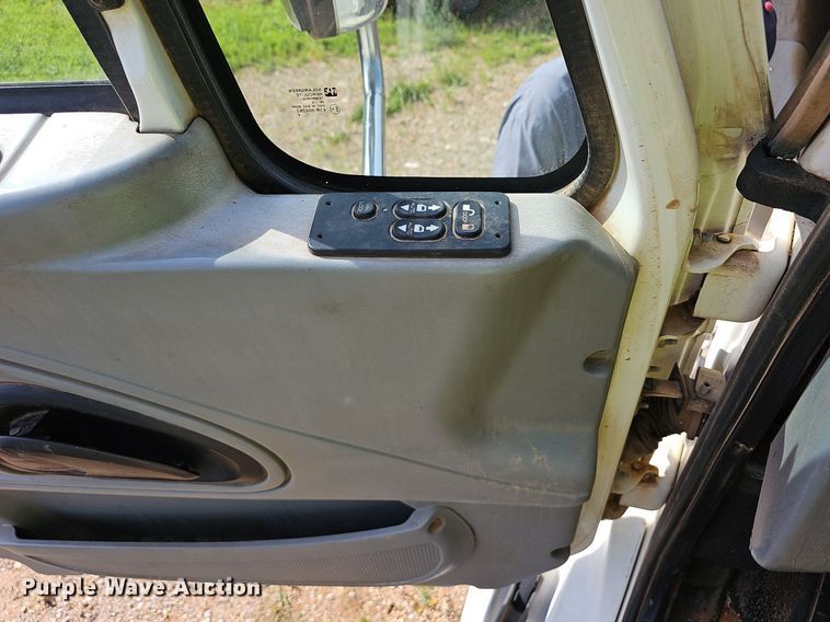 image for item EJ5557 2007 International  8600 dump truck