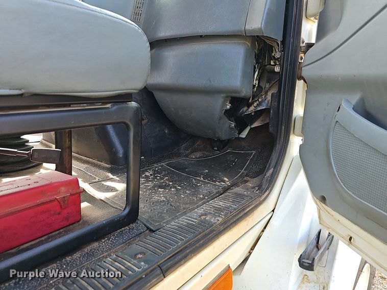 image for item EJ5557 2007 International  8600 dump truck