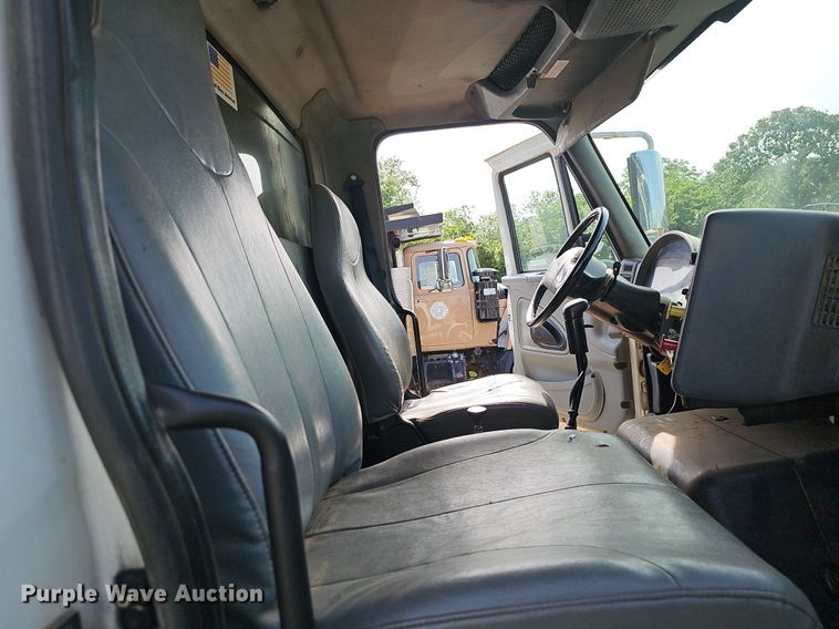 image for item EJ5557 2007 International  8600 dump truck