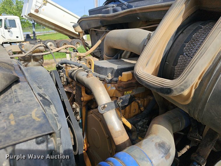 image for item EJ5557 2007 International  8600 dump truck