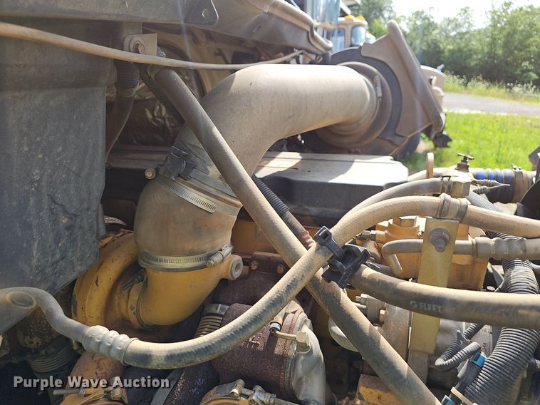 image for item EJ5557 2007 International  8600 dump truck