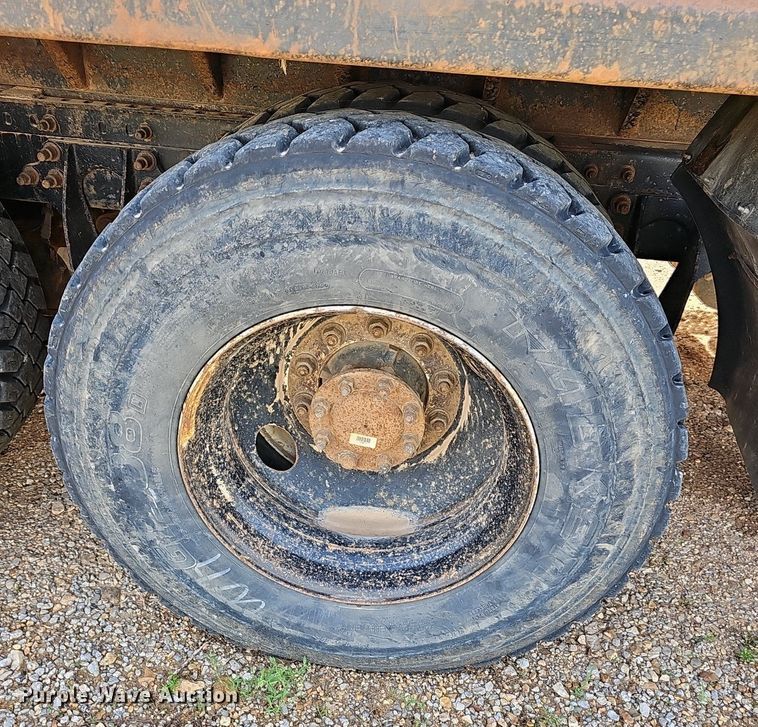 image for item EJ5557 2007 International  8600 dump truck