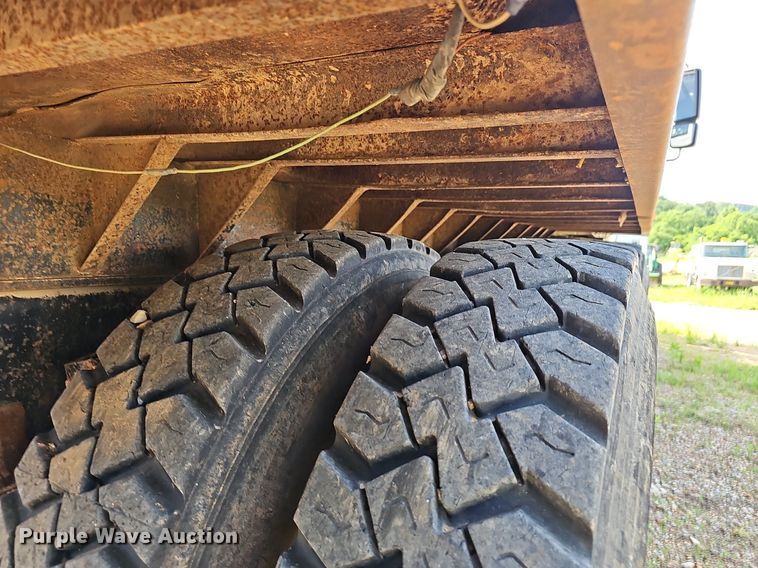 image for item EJ5557 2007 International  8600 dump truck