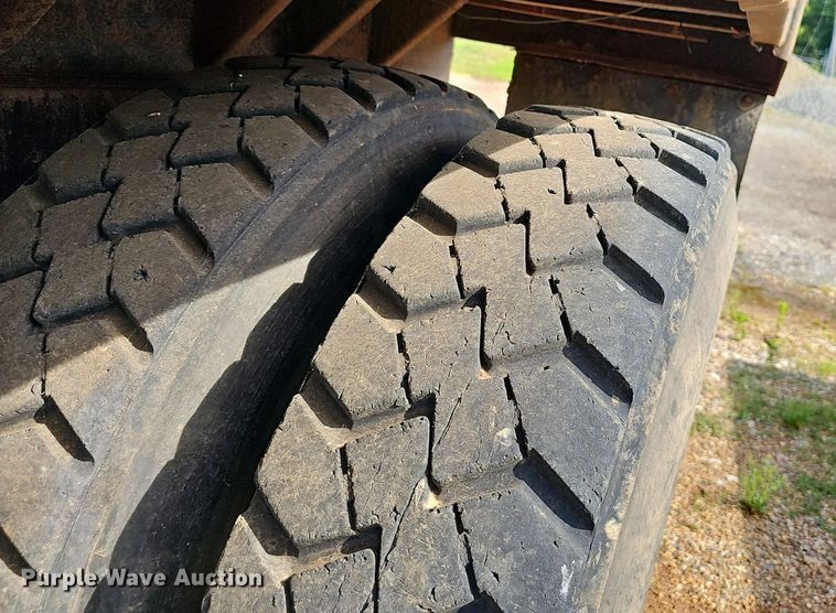 image for item EJ5557 2007 International  8600 dump truck