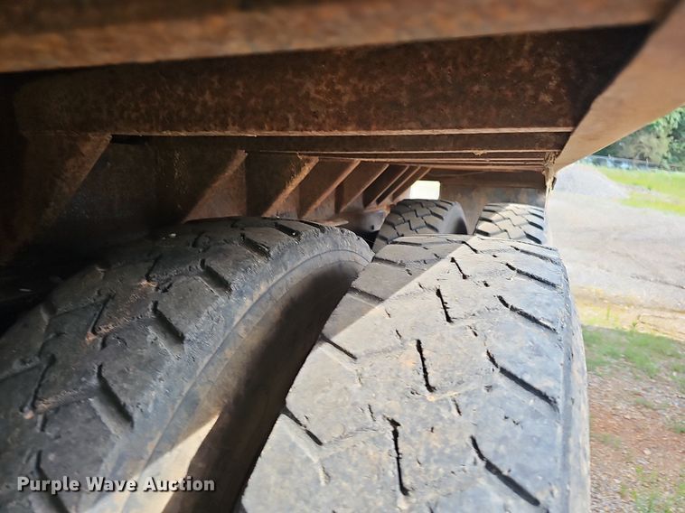 image for item EJ5557 2007 International  8600 dump truck