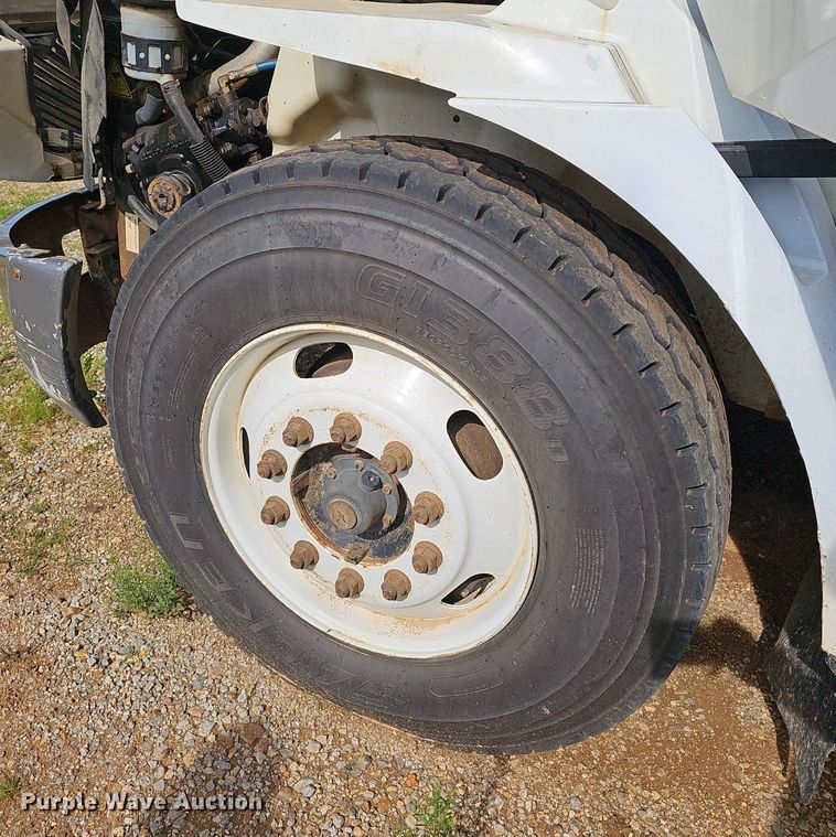 image for item EJ5557 2007 International  8600 dump truck