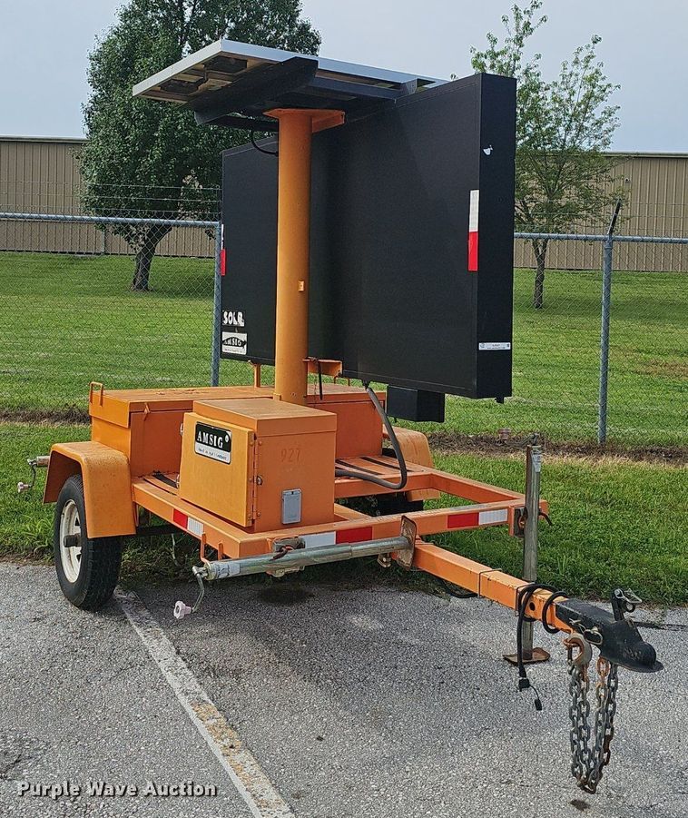 image for item EJ5587 2008 American Signal message board trailer