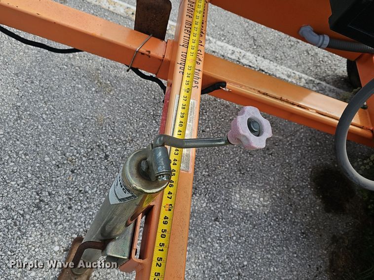 image for item EJ5587 2008 American Signal message board trailer