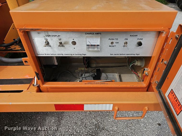 image for item EJ5587 2008 American Signal message board trailer