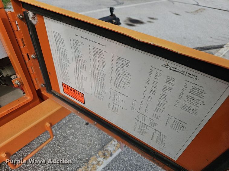image for item EJ5587 2008 American Signal message board trailer